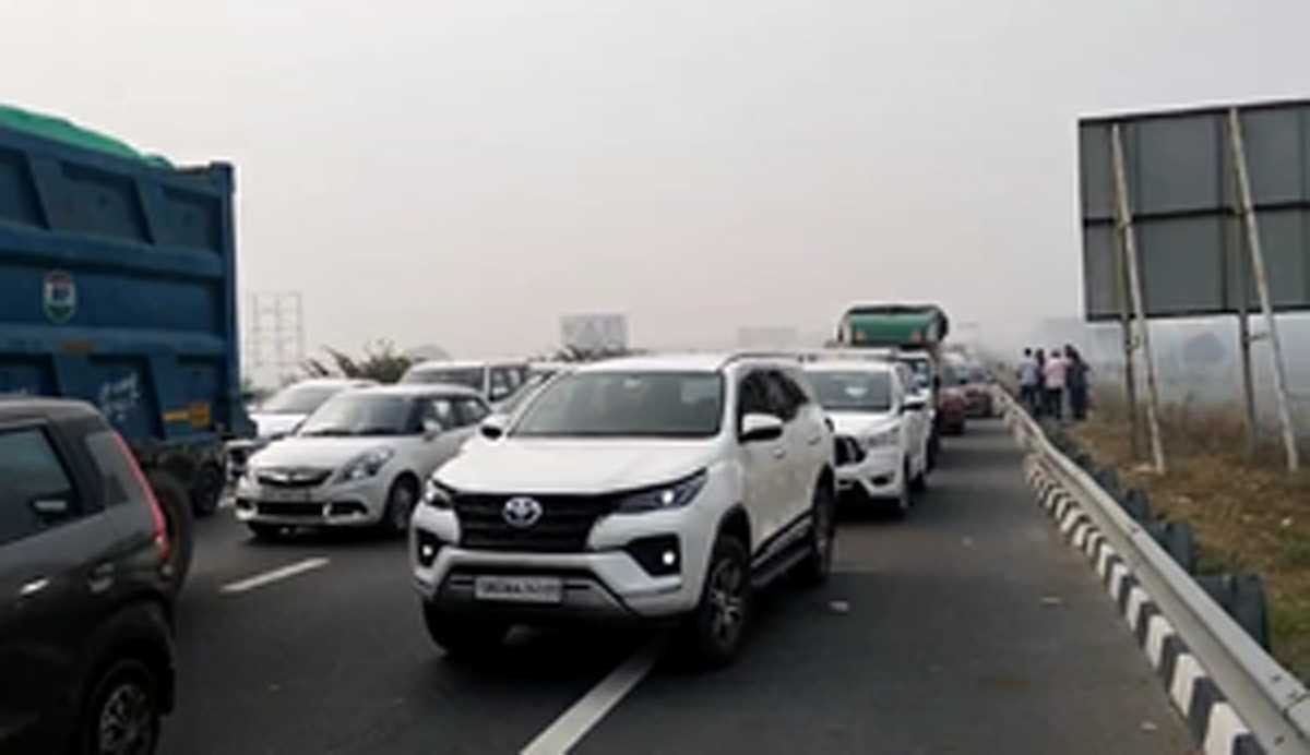 दिल्ली-मेरठ एक्सप्रेसवे पर दिखा रफ्तार का कहर, दो हादसों में बच्चे की मौत, कई घायल दिल्ली-मेरठ एक्सप्रेसवे पर दिखा रफ्तार का कहर, दो हादसों में बच्चे की मौत, कई घायल